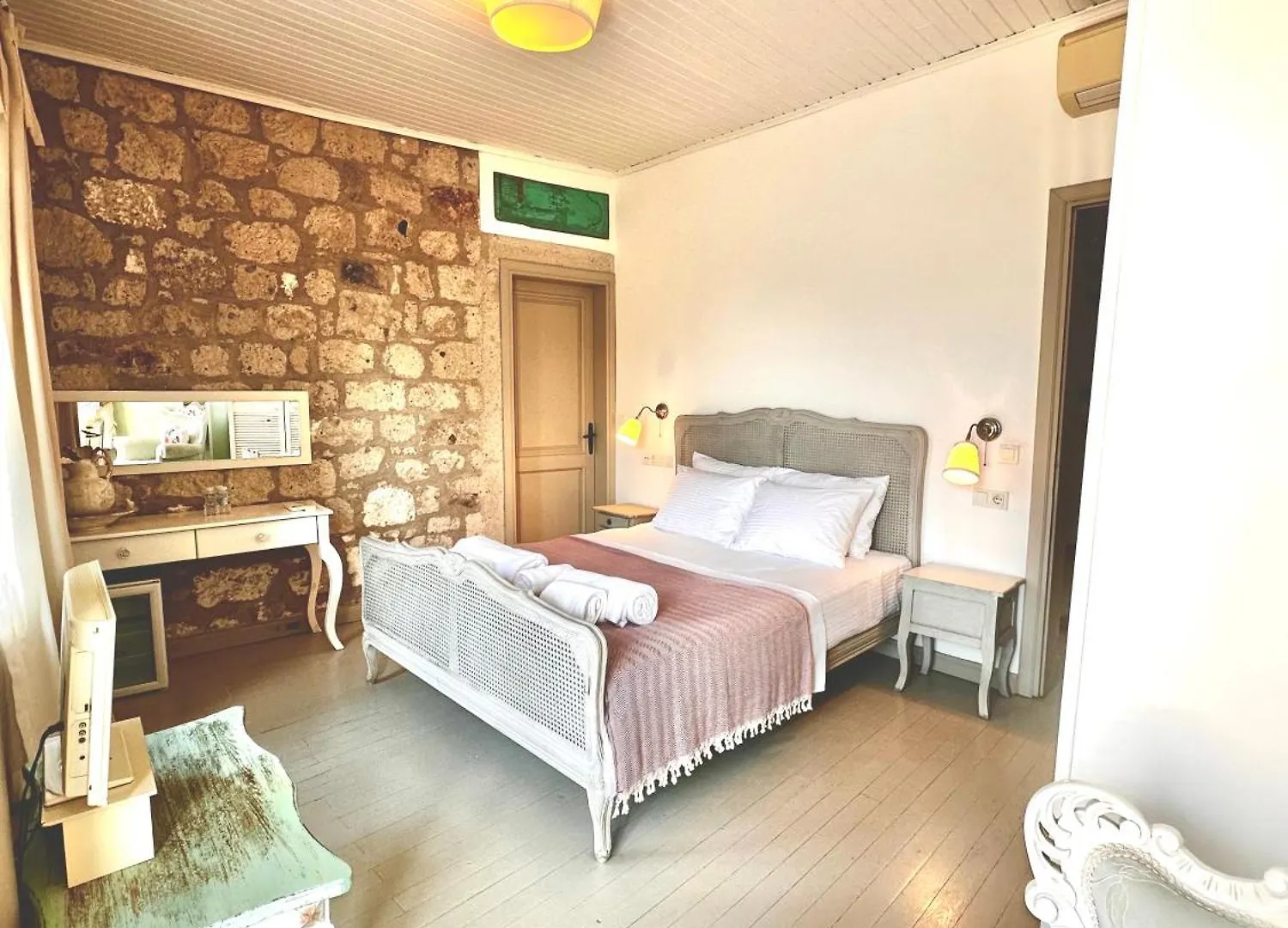Leonidas Hotel Cesme
