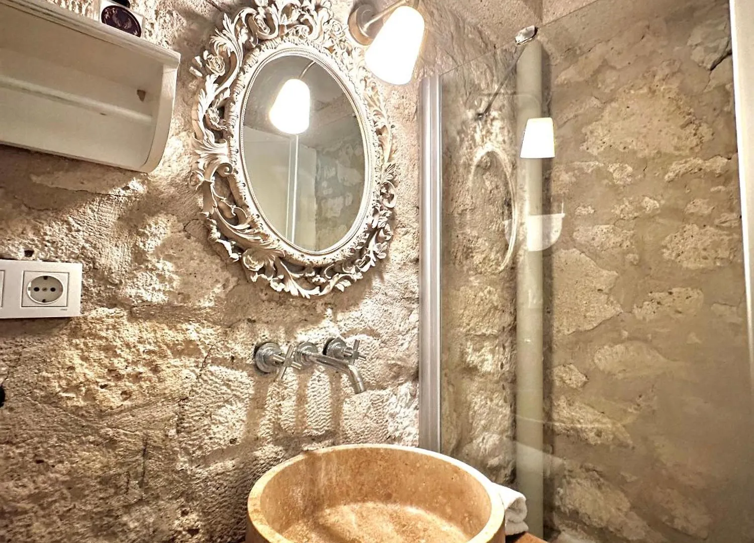 Leonidas Hotel Cesme